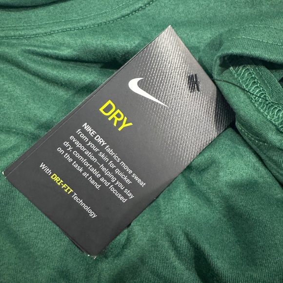 Nike Women’s Large. Three Dri-Fit shirt bundle. NWT - Picture 10 of 11